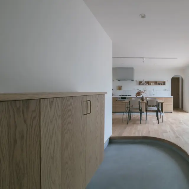 健やかな家に

hospitality housing

-おもてなしの心を住まいにも-

自然と調和しながら、住まう人々を優しく包み込んでくれる住まい。
それこそが、時を経ても変わらない普遍的な本当の心地良さを育んでくれると考えています。

心を穏やかにしながら、ゆっくりと大切な時間を住み重ねられる、それが私たちイロハの家づくりです。

—————————————

■iroha (@iroha_architects)
奈良県奈良市西木辻町200-23
Tel: 0742-26-7111

—————————————

■モデルハウス

生駒郡斑鳩町 「斑鳩の家」
京都府城陽市 「城陽の家」
奈良県生駒市 「生駒の家」

ご来場予約はHPまたはお電話にて受け付けております。

—————————————

■施工エリア
奈良県、京都府南部、大阪東部、滋賀県南部、三重県南部など

—————————————
#間取り#住宅#インテリア#建築#工務店#いろは工務店#新築#新築一戸建て#注文住宅 #新築注文住宅 #新築デザイン #平屋 #中庭 #塗り壁 #丁寧な暮らし #自然素材の家 #設計施工 #自由設計 #設計デザイン #施工事例 #奈良注文住宅 #京都注文住宅 #注文住宅 #奈良工務店 
#housedesign#Nara#architecture#housedesign
#japanarchitecture#interiordesign#design