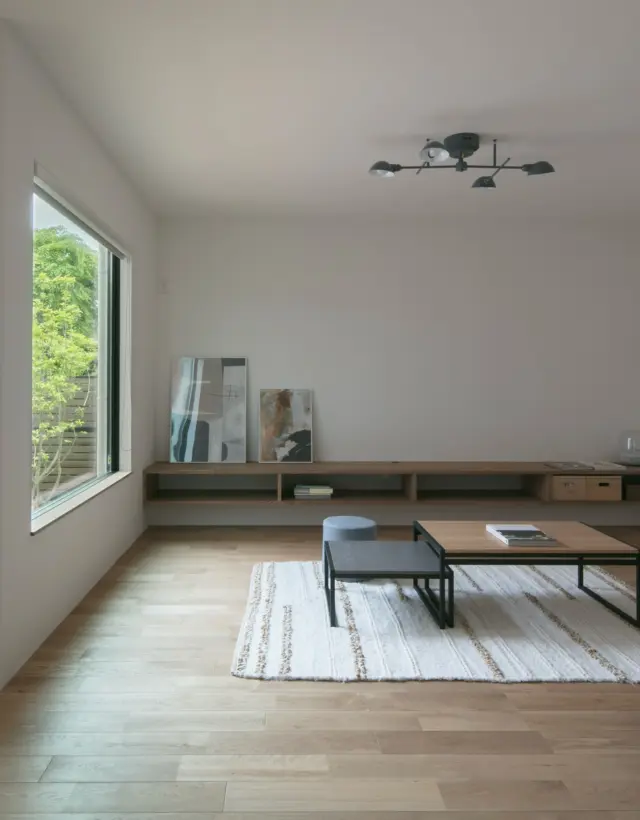 自然と共に生きる

hospitality housing

-おもてなしの心を住まいにも-

自然と調和しながら、住まう人々を優しく包み込んでくれる住まい。
それこそが、時を経ても変わらない普遍的な本当の心地良さを育んでくれると考えています。

心を穏やかにしながら、ゆっくりと大切な時間を住み重ねられる、それが私たちイロハの家づくりです。

—————————————

■iroha (@iroha_architects)
奈良県奈良市西木辻町200-23
Tel: 0742-26-7111

—————————————

■モデルハウス

生駒郡斑鳩町 「斑鳩の家」
京都府城陽市 「城陽の家」
奈良県生駒市 「生駒の家」

ご来場予約はHPまたはお電話にて受け付けております。

—————————————

■施工エリア
奈良県、京都府南部、大阪東部、滋賀県南部、三重県南部など

—————————————
#間取り#住宅#インテリア#建築#工務店#いろは工務店#新築#新築一戸建て#注文住宅 #新築注文住宅 #新築デザイン #平屋 #リビング #中庭のある暮らし #塗り壁 #丁寧な暮らし #自然素材の家 #設計施工 #自由設計 #設計デザイン #施工事例 #奈良注文住宅 #京都注文住宅 #注文住宅 #奈良工務店 
#housedesign#Nara#architecture#housedesign
#japanarchitecture#interiordesign#design