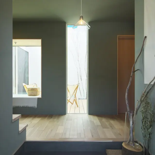 心地良いをつくる

hospitality housing

-おもてなしの心を住まいにも-

自然と調和しながら、住まう人々を優しく包み込んでくれる住まい。
それこそが、時を経ても変わらない普遍的な本当の心地良さを育んでくれると考えています。

心を穏やかにしながら、ゆっくりと大切な時間を住み重ねられる、それが私たちイロハの家づくりです。

—————————————

■iroha (@iroha_architects)
奈良県奈良市西木辻町200-23
Tel: 0742-26-7111

—————————————

■モデルハウス

生駒郡斑鳩町 「斑鳩の家」
京都府城陽市 「城陽の家」
奈良県生駒市 「生駒の家」

ご来場予約はHPまたはお電話にて受け付けております。

—————————————

■施工エリア
奈良県、京都府南部、大阪東部、滋賀県南部、三重県南部など

—————————————
#間取り#住宅#インテリア#建築#工務店#いろは工務店#新築#新築一戸建て#注文住宅 #新築注文住宅 #新築デザイン #2階建て #中庭 #中庭のある暮らし #塗り壁 #丁寧な暮らし #自然素材の家 #設計施工 #自由設計 #設計デザイン #施工事例 #奈良注文住宅 #京都注文住宅 #注文住宅 #奈良工務店 
#housedesign#Nara#architecture#housedesign
#japanarchitecture#interiordesign#design