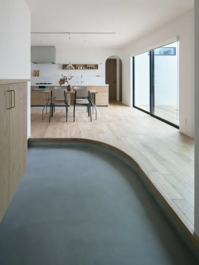 ここから始まる

hospitality housing

-おもてなしの心を住まいにも-

自然と調和しながら、住まう人々を優しく包み込んでくれる住まい。
それこそが、時を経ても変わらない普遍的な本当の心地良さを育んでくれると考えています。

心を穏やかにしながら、ゆっくりと大切な時間を住み重ねられる、それが私たちイロハの家づくりです。

—————————————

■iroha (@iroha_architects)
奈良県奈良市西木辻町200-23
Tel: 0742-26-7111

—————————————

■モデルハウス

生駒郡斑鳩町 「斑鳩の家」
奈良県生駒市 「生駒の家」

ご来場予約はHPまたはお電話にて受け付けております。

—————————————

■施工エリア
奈良県、京都府南部、大阪東部、滋賀県南部、三重県南部など

—————————————
#間取り#住宅#インテリア#建築#工務店#いろは工務店#新築 #注文住宅 #新築注文住宅 #新築デザイン #平屋 #キッチン #玄関 #珪藻土 #塗り壁 #丁寧な暮らし #自然素材の家 #設計施工 #自由設計 #設計デザイン #施工事例 #奈良注文住宅 #京都注文住宅 #注文住宅 #奈良工務店 
#housedesign#Nara#architecture#housedesign
#japanarchitecture#interiordesign#design