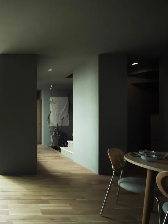 光の通り道をつくる

hospitality housing

-おもてなしの心を住まいにも-

自然と調和しながら、住まう人々を優しく包み込んでくれる住まい。
それこそが、時を経ても変わらない普遍的な本当の心地良さを育んでくれると考えています。

心を穏やかにしながら、ゆっくりと大切な時間を住み重ねられる、それが私たちイロハの家づくりです。

—————————————

■iroha (@iroha_architects)
奈良県奈良市西木辻町200-23
Tel: 0742-26-7111

—————————————

■モデルハウス

生駒郡斑鳩町 「斑鳩の家」
奈良県生駒市 「生駒の家」

ご来場予約はHPまたはお電話にて受け付けております。

—————————————

■施工エリア
奈良県、京都府南部、大阪東部、滋賀県南部、三重県南部など

—————————————
#間取り#住宅#インテリア#建築#工務店#いろは工務店#新築#新築一戸建て#注文住宅 #新築注文住宅 #新築デザイン #二階建て #リビング #中庭 #塗り壁 #丁寧な暮らし #自然素材の家 #設計施工 #自由設計 #設計デザイン #施工事例 #奈良注文住宅 #京都注文住宅 #注文住宅 #奈良工務店 
#housedesign#Nara#architecture#housedesign
#japanarchitecture#interiordesign#design