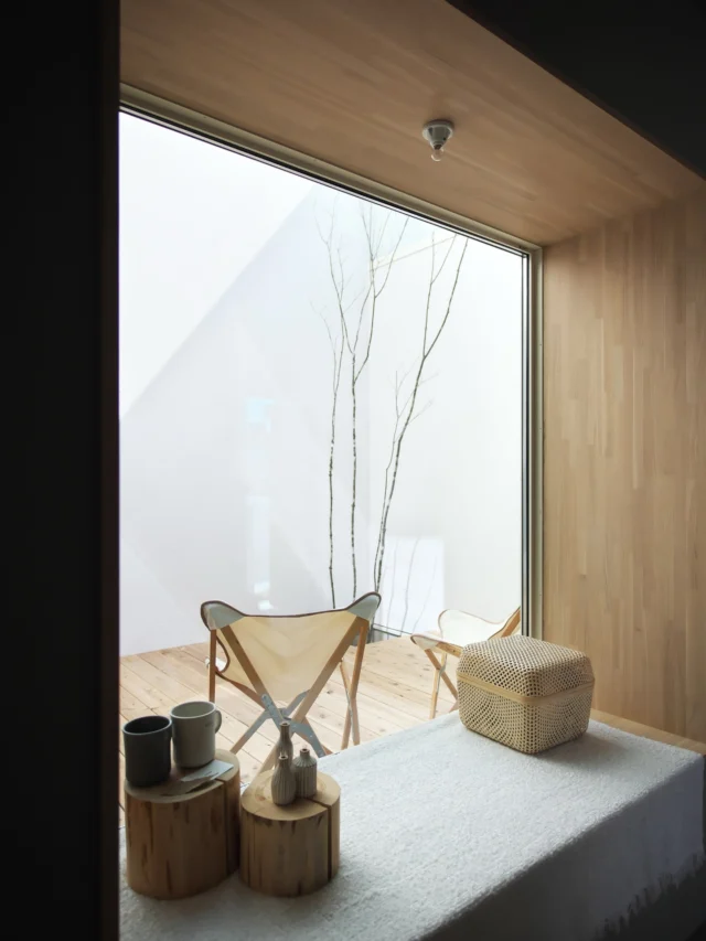 毎日が特別になる

hospitality housing

-おもてなしの心を住まいにも-

自然と調和しながら、住まう人々を優しく包み込んでくれる住まい。
それこそが、時を経ても変わらない普遍的な本当の心地良さを育んでくれると考えています。

心を穏やかにしながら、ゆっくりと大切な時間を住み重ねられる、それが私たちイロハの家づくりです。

—————————————

■iroha (@iroha_architects)
奈良県奈良市西木辻町200-23
Tel: 0742-26-7111

—————————————

■モデルハウス
奈良県奈良市「西大寺の家」
奈良県生駒市 「生駒の家」

ご来場予約はHPまたはお電話にて受け付けております。

—————————————

■施工エリア
奈良県、京都府南部、大阪東部、滋賀県南部、三重県南部など

—————————————
#塗り壁 #中庭のある暮らし #建築 #注文住宅 #ヌック