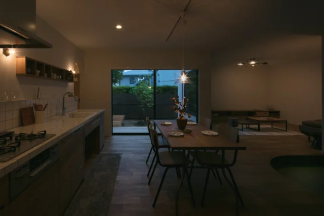 表情を変える

hospitality housing

-おもてなしの心を住まいにも-

自然と調和しながら、住まう人々を優しく包み込んでくれる住まい。
それこそが、時を経ても変わらない普遍的な本当の心地良さを育んでくれると考えています。

心を穏やかにしながら、ゆっくりと大切な時間を住み重ねられる、それが私たちイロハの家づくりです。

—————————————

■iroha (@iroha_architects)
奈良県奈良市西木辻町200-23
Tel: 0742-26-7111

—————————————

■モデルハウス
奈良県奈良市「西大寺の家」
奈良県生駒市 「生駒の家」

ご来場予約はHPまたはお電話にて受け付けております。

—————————————

■施工エリア
奈良県、京都府南部、大阪東部、滋賀県南部、三重県南部など

—————————————
#ダイニング #塗り壁 #建築 #注文住宅 #平屋