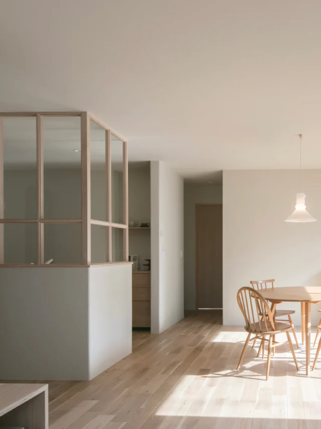 飾らない美しさ　

ー
hospitality housing

-おもてなしの心を住まいにも-

自然と調和しながら、住まう人々を優しく包み込んでくれる住まい。
それこそが、時を経ても変わらない普遍的な本当の心地良さを育んでくれると考えています。

心を穏やかにしながら、ゆっくりと大切な時間を住み重ねられる、それが私たちイロハの家づくりです。

—————————————

■iroha (@iroha_architects)
奈良県奈良市西木辻町200-23
Tel: 0742-26-7111

—————————————

■モデルハウス
奈良県奈良市「西大寺の家」
奈良県生駒市「生駒スタジオ」

ご来場予約はHPまたはお電話にて受け付けております。

—————————————

■施工エリア
奈良県、京都府南部、大阪東部、滋賀県南部、三重県南部など

—————————————
#塗り壁 #設計 #建築 #注文住宅 #リビング