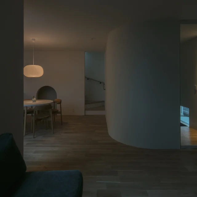 心をほどく空間

ー
hospitality housing

-おもてなしの心を住まいにも-

自然と調和しながら、住まう人々を優しく包み込んでくれる住まい。
それこそが、時を経ても変わらない普遍的な本当の心地良さを育んでくれると考えています。

心を穏やかにしながら、ゆっくりと大切な時間を住み重ねられる、それが私たちイロハの家づくりです。

—————————————

■iroha (@iroha_architects)
奈良県奈良市西木辻町200-23
Tel: 0742-26-7111

—————————————

■モデルハウス
奈良県奈良市「西大寺の家」
奈良県生駒市「生駒スタジオ」

ご来場予約はHPまたはお電話にて受け付けております。

—————————————

■施工エリア
奈良県、京都府南部、大阪東部、滋賀県南部、三重県南部など

—————————————
#塗り壁  #設計 #建築 #注文住宅 #ダイニング